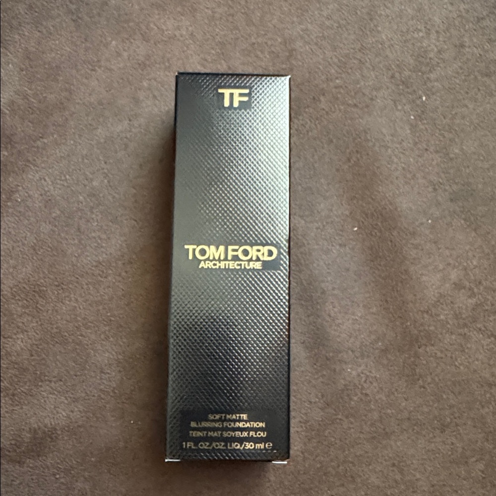 Tom Ford Architecture Soft Matte Foundation, 9.7 Cool Dusk.
New. Never used.